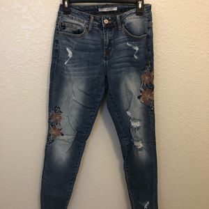 Kancan ankle jean with embroidery